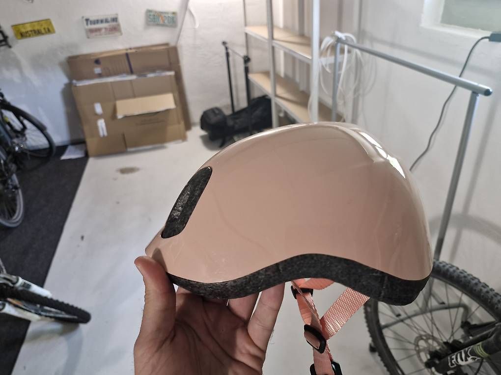 Helme: Kindervelohelm – Gebraucht aus Wädenswil von Canubis
