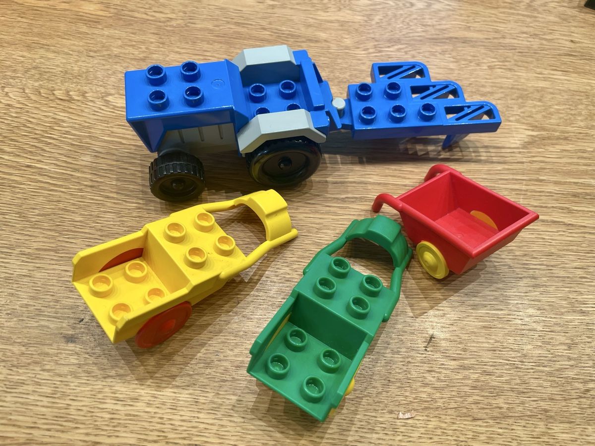 Lego Spielzeuge: Lego Duplo Traktor mit Pflug – Gebraucht aus Bern von chriesi28