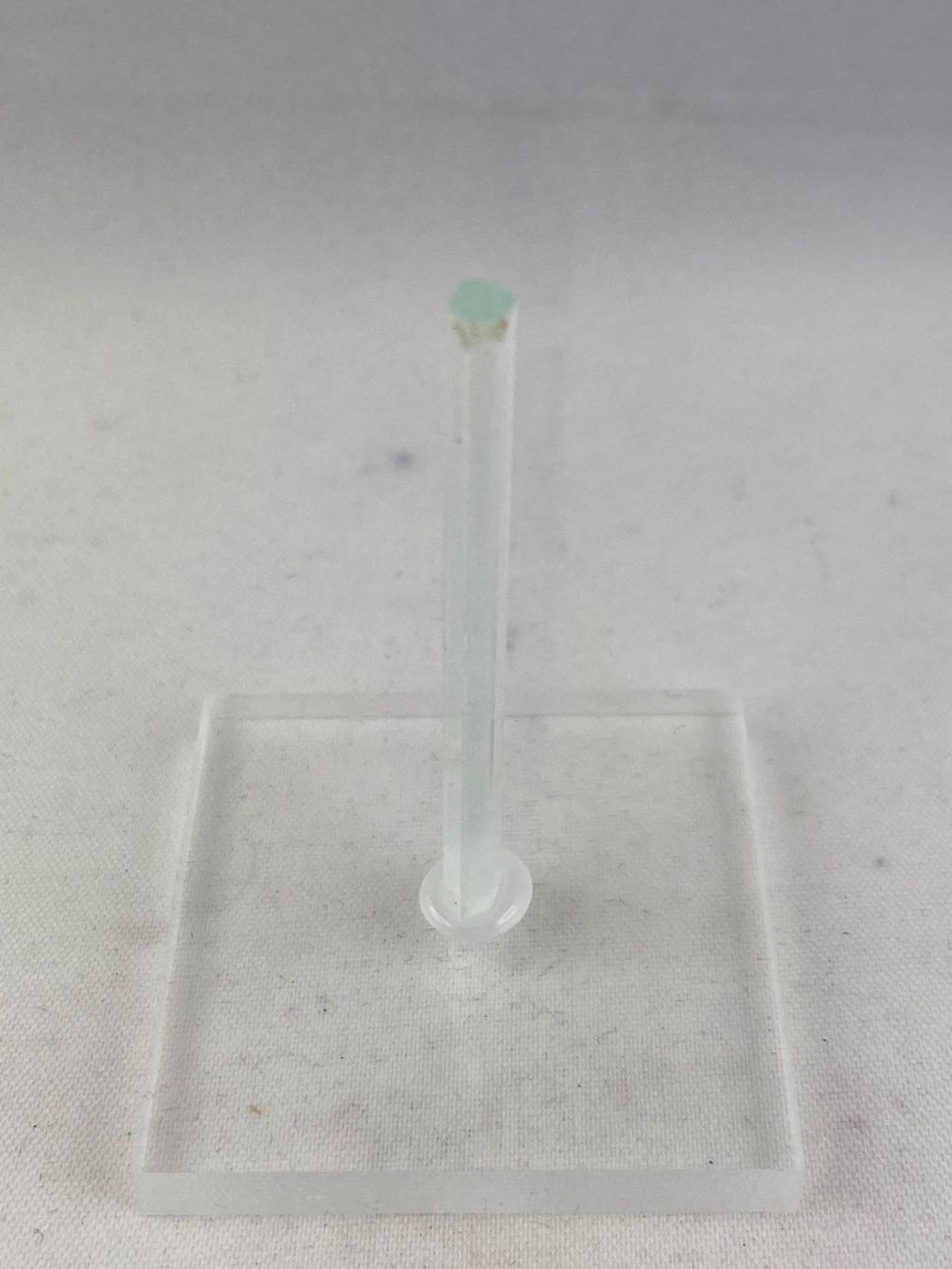 Minerali & Pietre curative: Aquamarine 0.5cm 0.3cm 4.9cm 2g – Usato da Schinznach Bad venduto da Prosperos 1