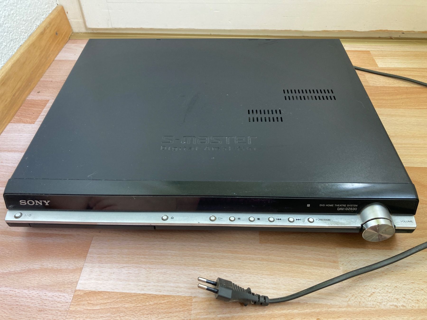 Sony Lettore multimediale & Streamer: DVD-Player – Usato da Horgen venduto da one_2btb