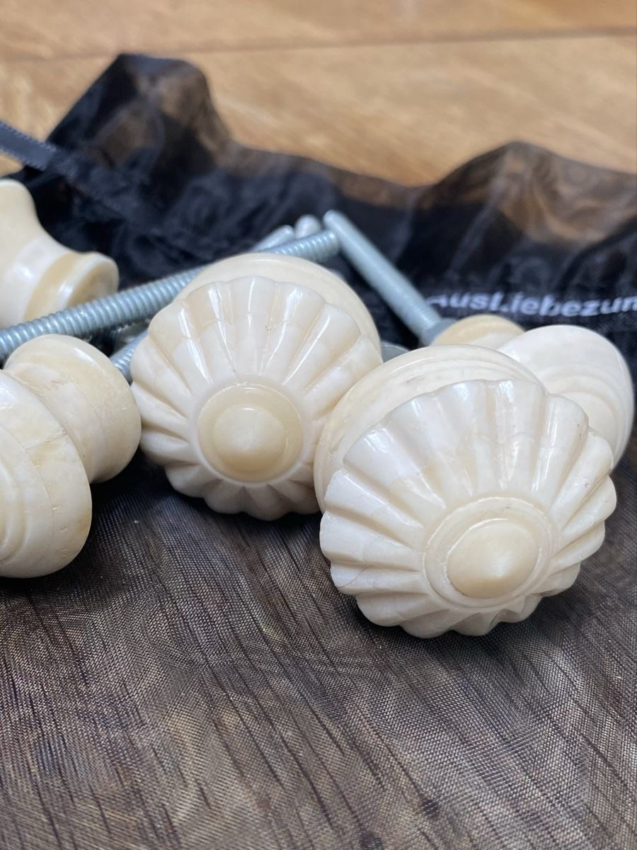 Tutte le decorazioni: 6 Möbelknöpfe, beige – Nuovo (secondo la descrizione) da Thalwil venduto da Alice015 1
