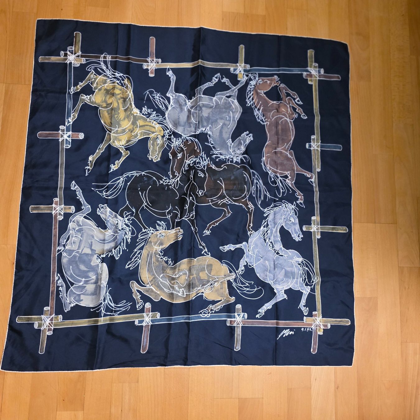 Foulard & Sciarpe: Seidenfoulard Pferde auf der Weide – Nuovo (secondo la descrizione) da Wald ZH venduto da CapLux 1
