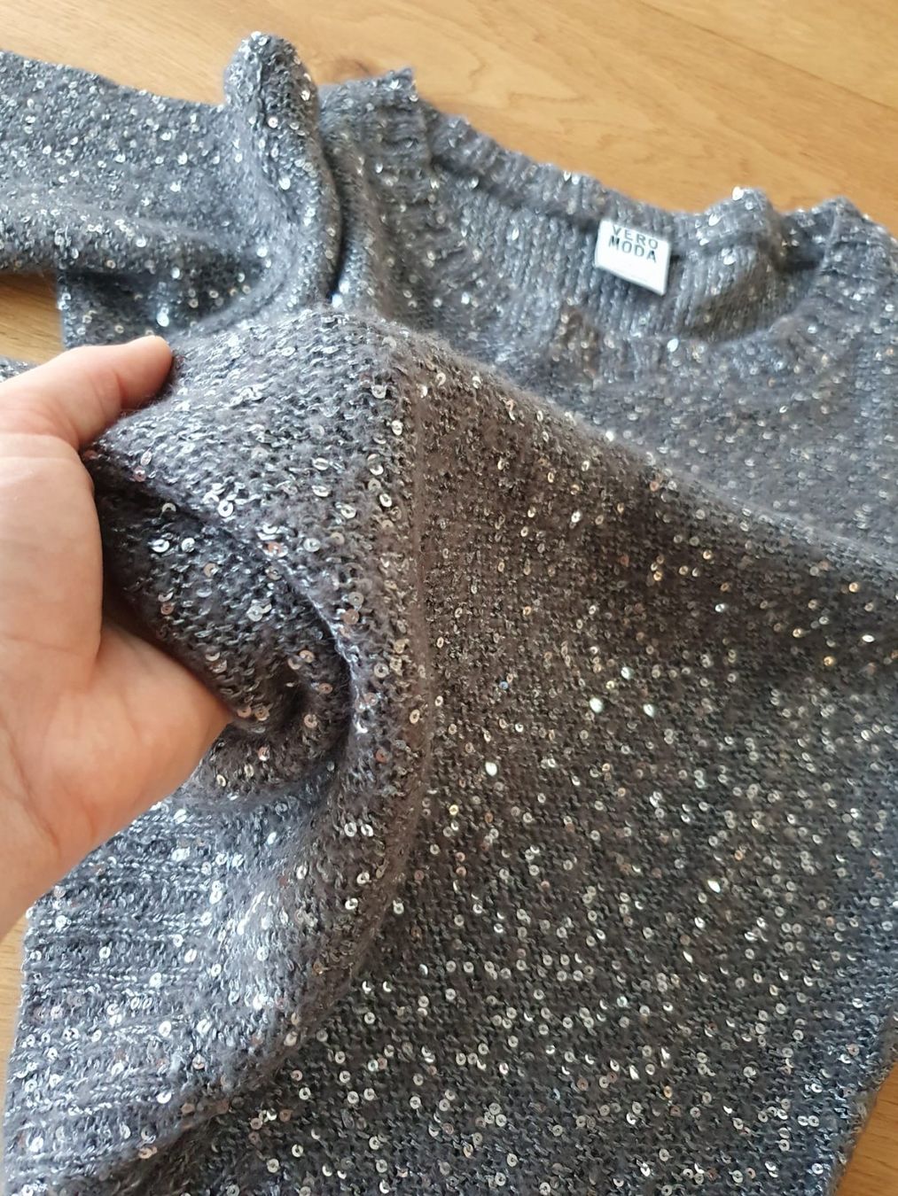 Maglioni & Felpe: Pullover mit Pailletten & Top – Usato da Pfyn venduto da ka.we 1