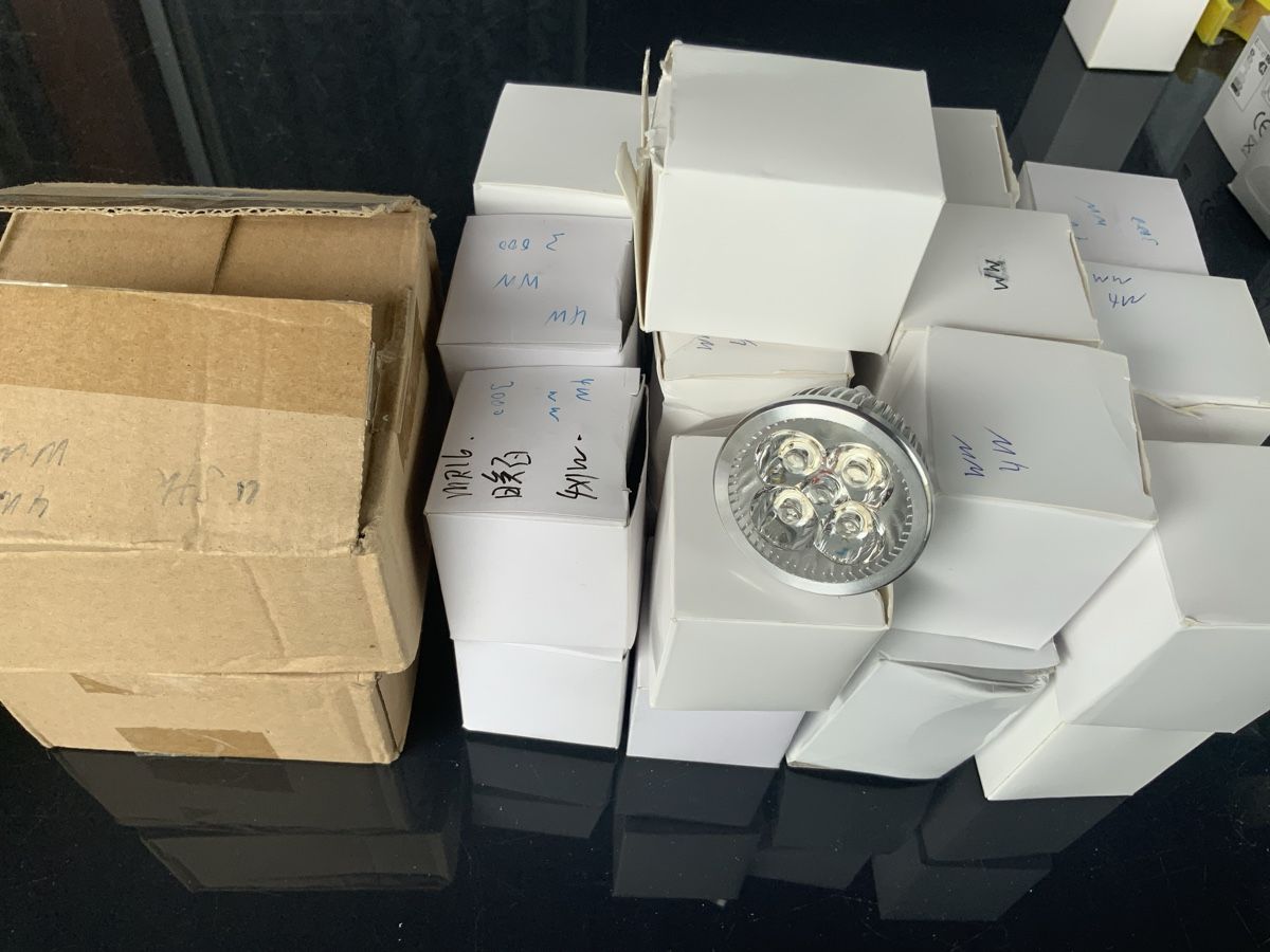 Lampade: LED Spot s – Nuovo (secondo la descrizione) da Root venduto da HeidyShop 3