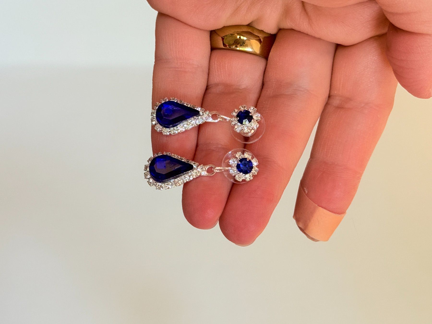 Altri gioielli: LOT Collier élégant avec pendentif bleu – Nuovo e nell'imballaggio originale da Genève venduto da AGBERG 6