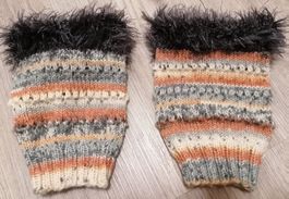 Pulswärmer mit flauschigem Abschluss