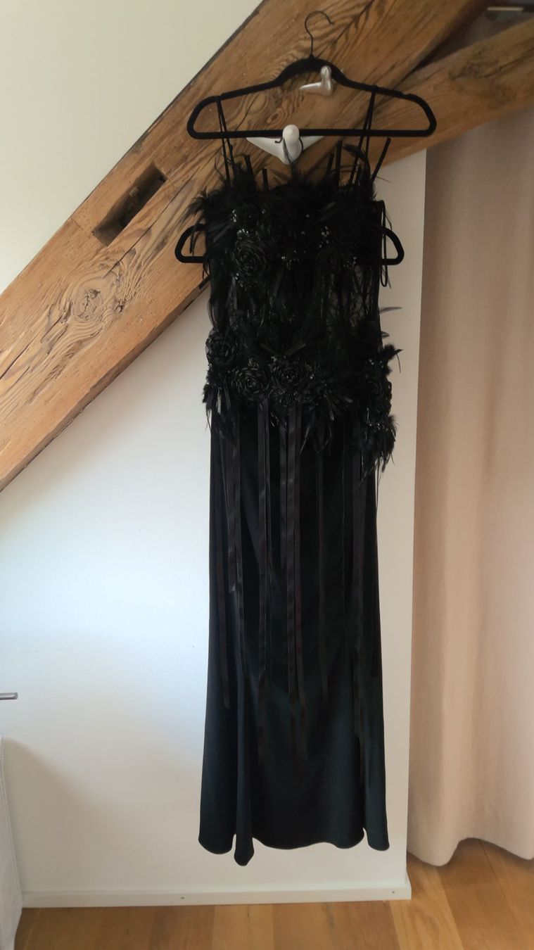 Kleider: Extravagantes 2teiliges Ballkleid – Gebraucht aus Gottlieben von jut_j6k8