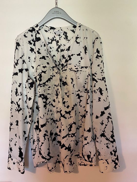 Calvin Klein Camicette: Stylische Calvin Klein Bluse schwarz weiss – Usato da Pfeffingen venduto da Dimitri1985 1