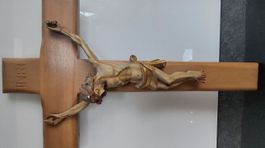 Kruzifix mit Korpus Holz 