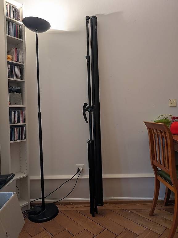 Toiles & Châssis: Leinwand mit Stativ – D'occasion à Basel par Gluggi01