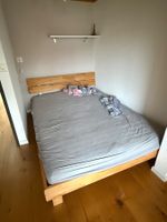 Französisches Bett mit Lattenrosst in Massiv Buche