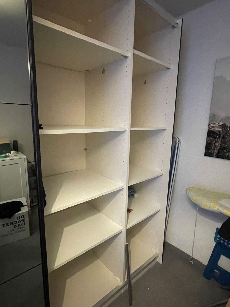 Armadi: Grosser Kleiderschrank mit Schiebetüren – Usato da Wangs venduto da anj_fqh8 2