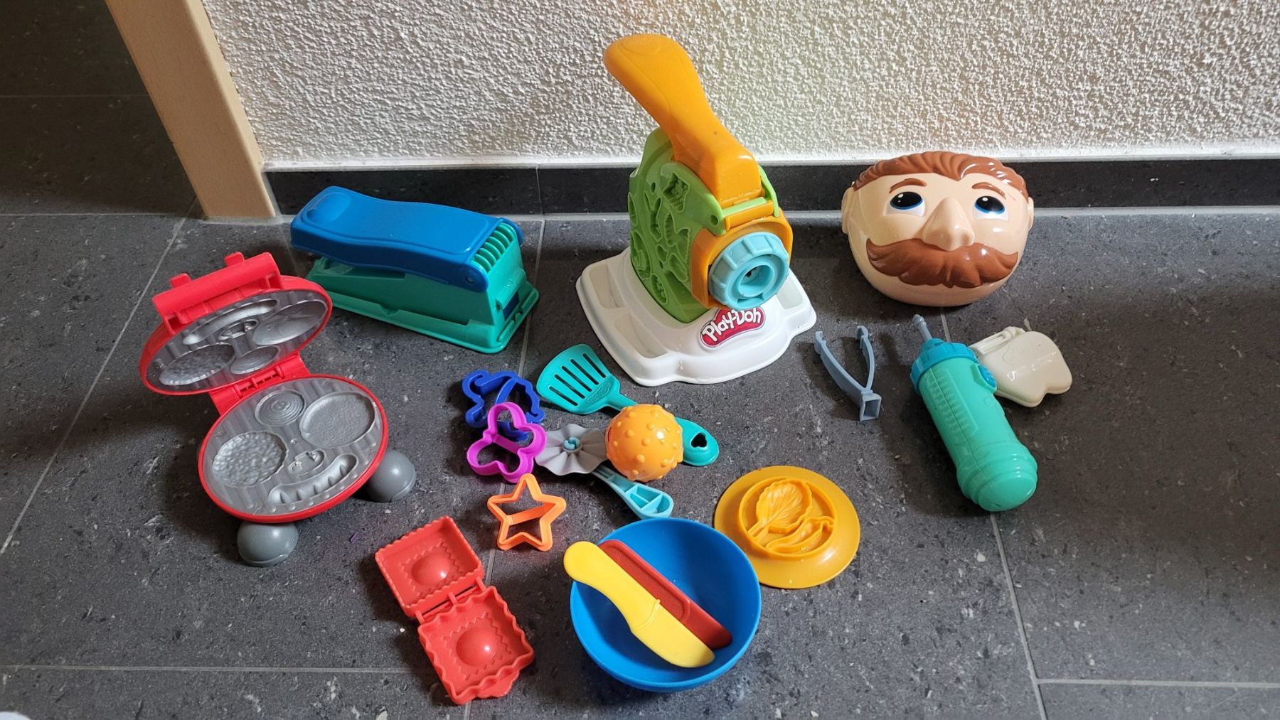 Play-Doh Giocattoli: Play doh Geräte – Usato da Gettnau venduto da Federwind