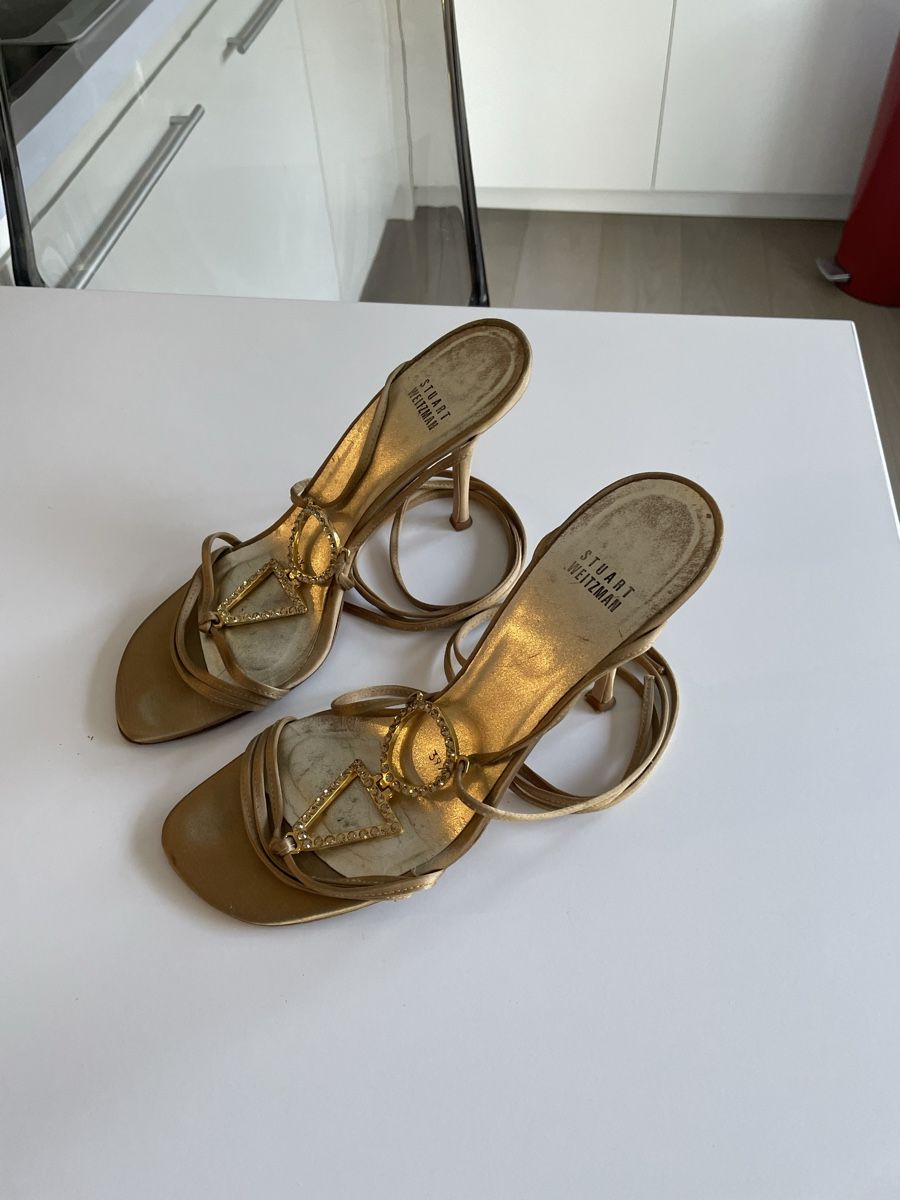 Stuart Weitzman Scarpe da donna: Talons Stuart Weitzman dorés Taille - 39.5  – Usato da Genève venduto da rom_8nwv 1