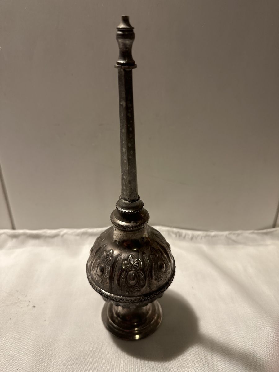 Bottiglie: Antiker Silberne Parfüm-Flasche , Orientalisch. – Usato da Zürich venduto da Chaeffeler