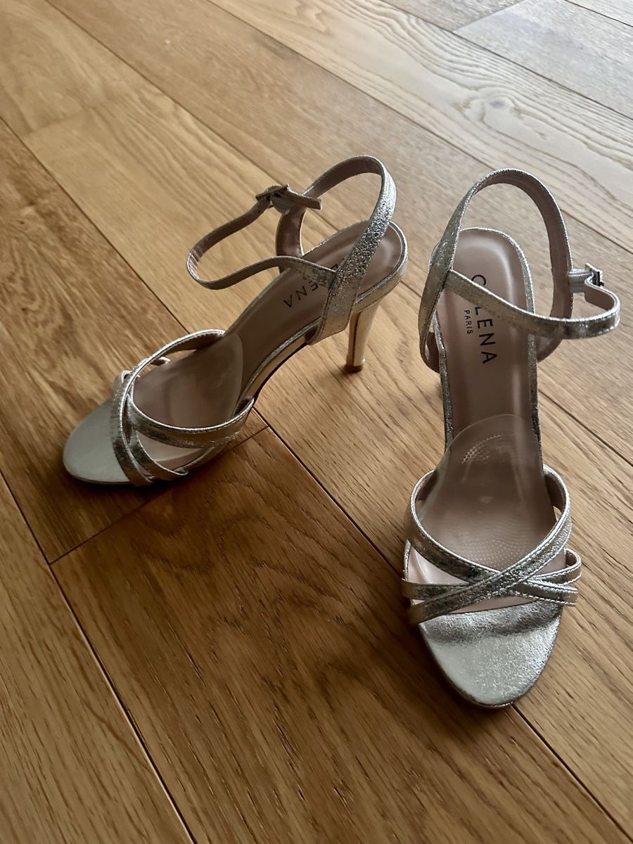 Chaussures femmes: Celena Paros Sandale silber 38 – D'occasion à Pfaffhausen par Klaras_second_hand 2