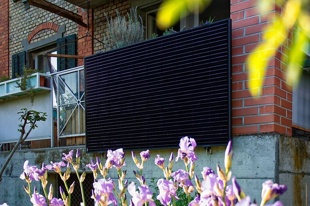 Dispositivi a energia solare: Balkonkraftwerk Solar UNO – Usato da Bern venduto da ade_5c66