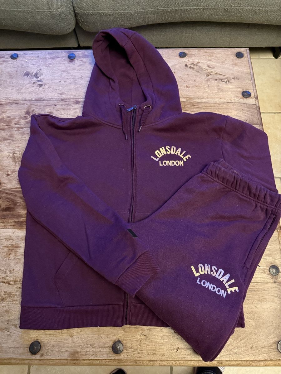 Lonsdale Lotti di vestiti: Training Lonsdale 2 pièces dès CHF 1.- – Usato da Commugny venduto da Flamantrose77