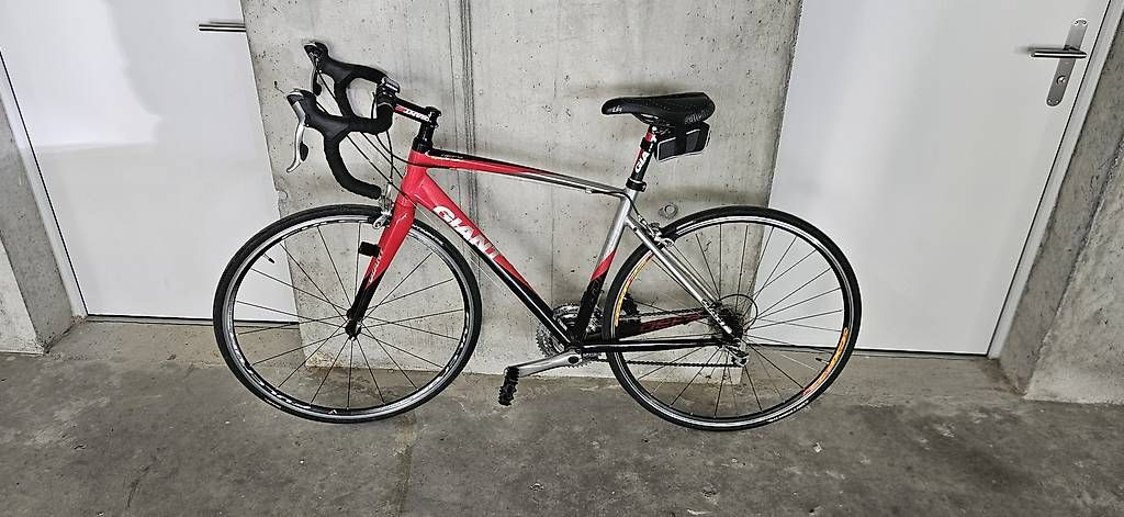 Giant Vélos: Giant Defy 2 – D'occasion à Charmey (Gruyère) par Benjo26 1