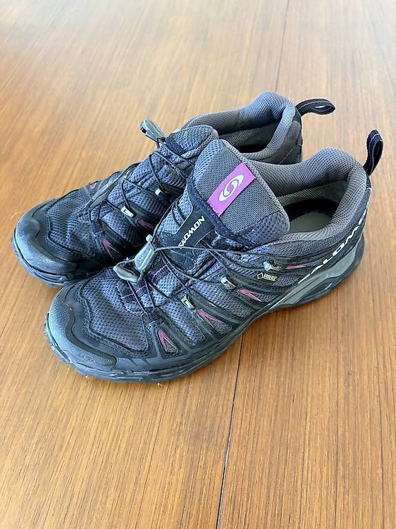 Damenschuhe: Chaussures de randonnée Salomon noires  – Gebraucht aus Chardonne von any_yq5q