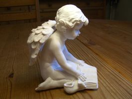 herziger Engel mit Buch, Kunststein, neu