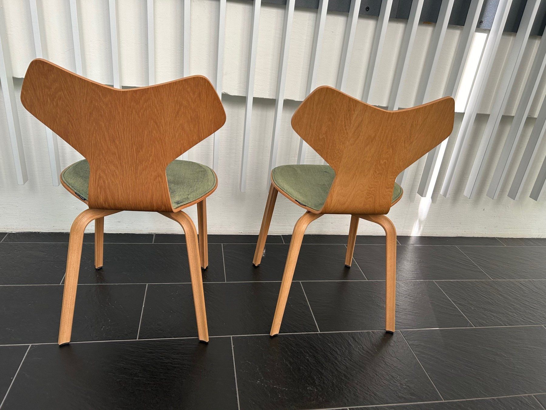 Fritz Hansen Stühle: Fritz Hansen 4130 Grand Prix – Gebraucht aus Zürich von HST253 2