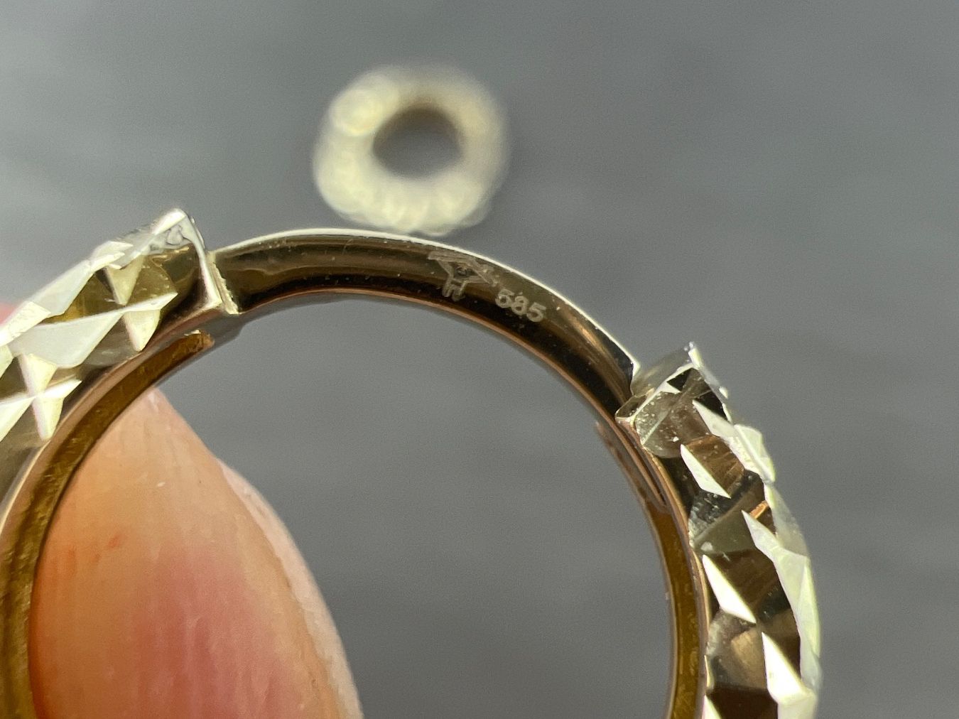 Ohrringe & -stecker: Creolen 585 Gold – Gebraucht aus Niederuzwil von leo_8857 1