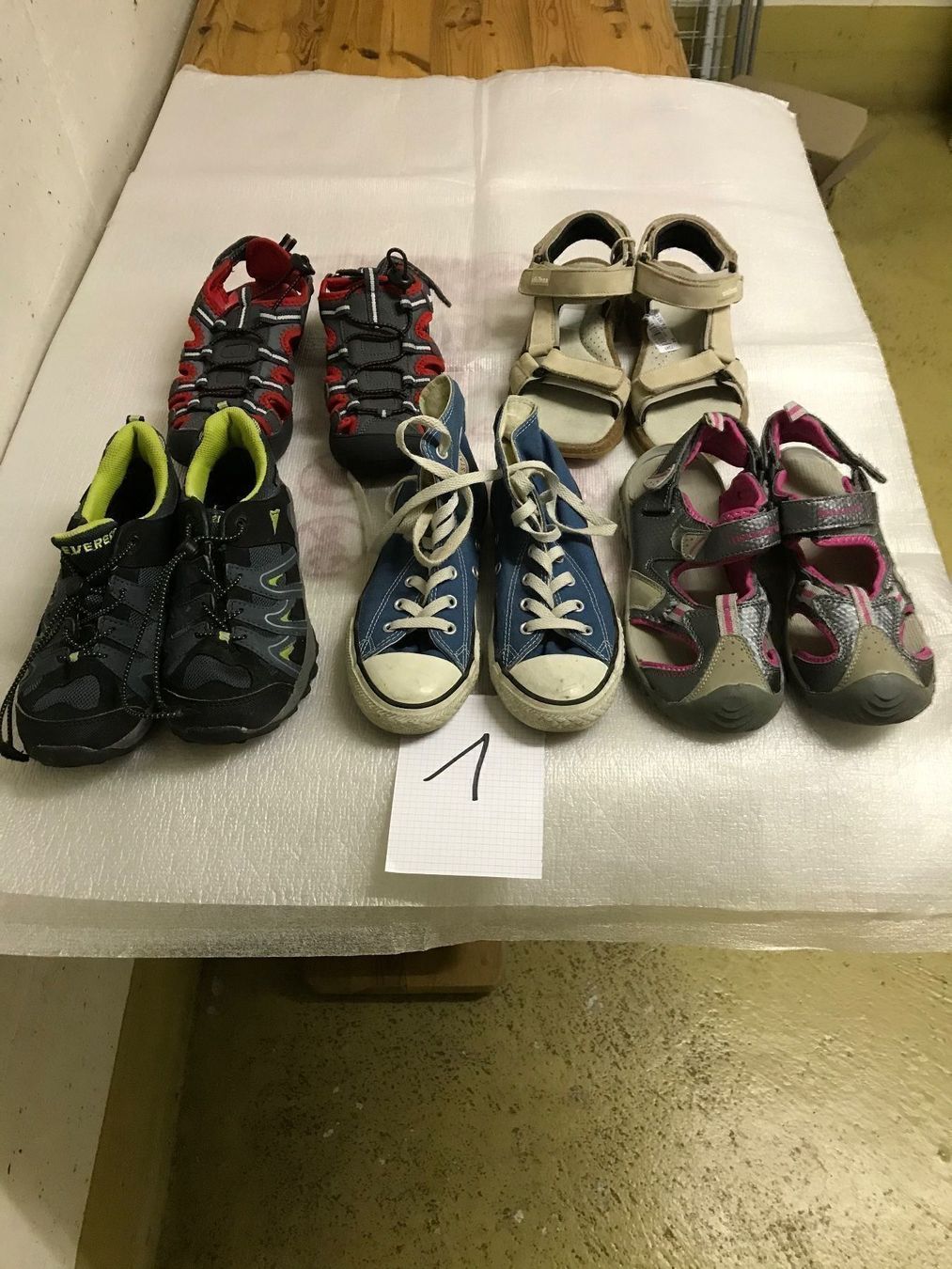 Schuhe für Jungen: 5 paar Kinderschuhe grösse 34 – Gebraucht aus Thun von jeff070