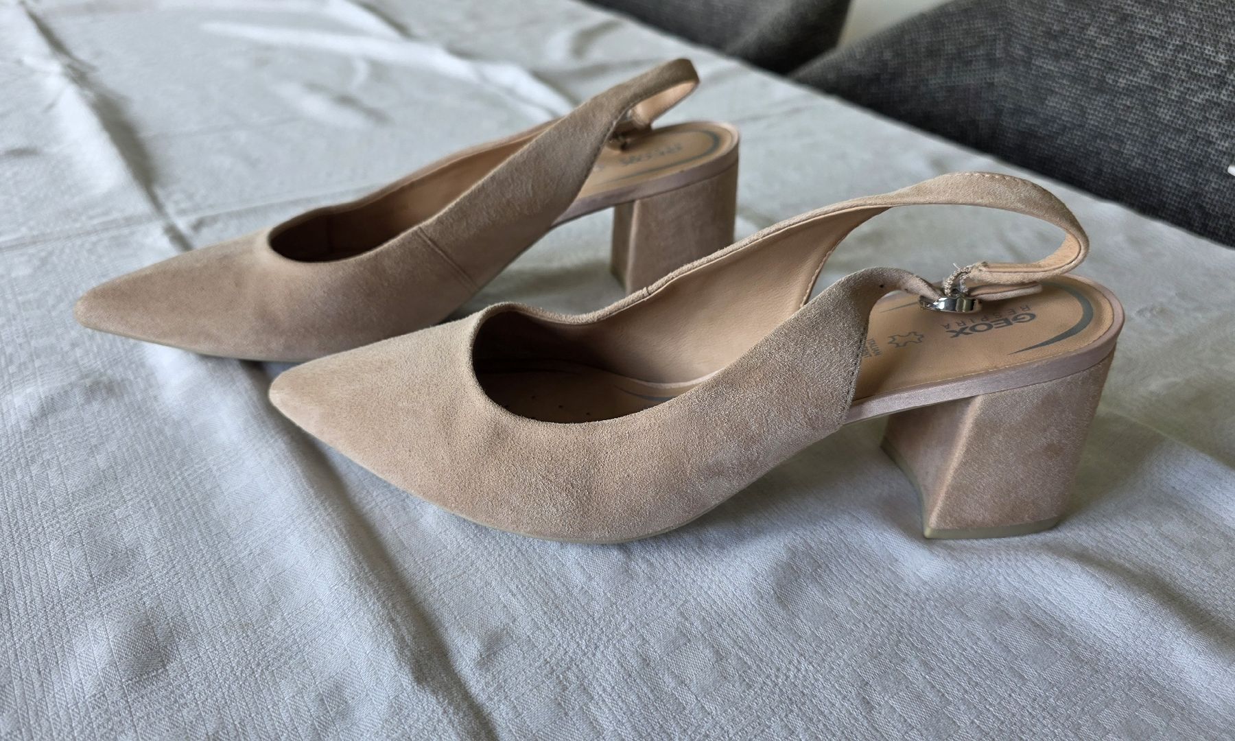 Geox Scarpe da donna: Zeitlose Slingback-Pumps von "GEOX" Gr. 39 – Nuovo (secondo la descrizione) da Schneisingen venduto da backstore24 1
