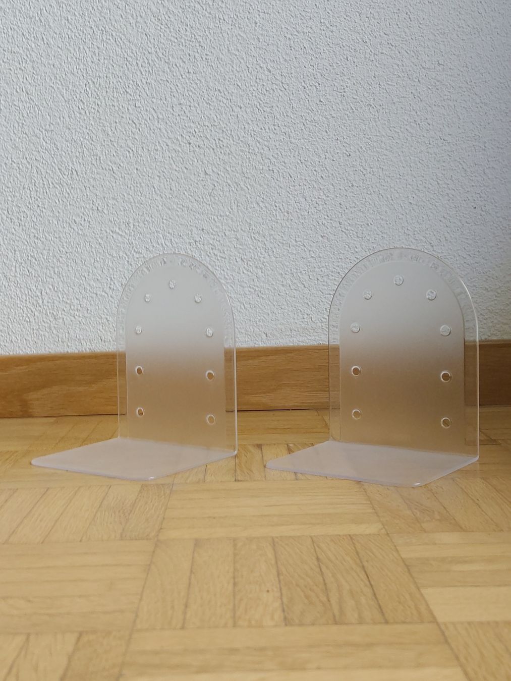 Altro in Decorazioni & Accessori: Buchsttützen transparent – Usato da Bern venduto da A-OR-NOT-A-EQ-A