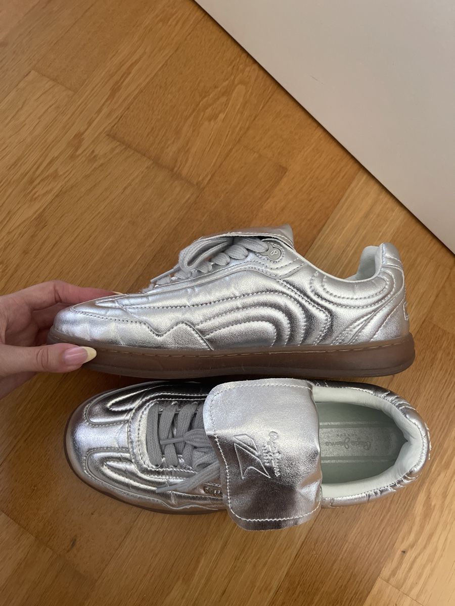 Pepe Jeans Scarpe da donna: Pepe Jeans Baskets argentées brillantes – Nuovo (secondo la descrizione) da Colombier NE venduto da ann_9k9k 3