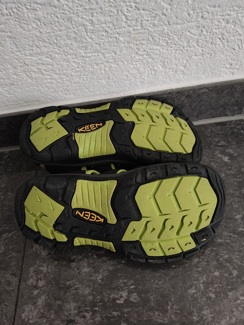 Keen Scarpe per ragazzi: Sandales Keen enfant taille 34 – Nuovo (secondo la descrizione) da Oberburg venduto da Ines2019 2