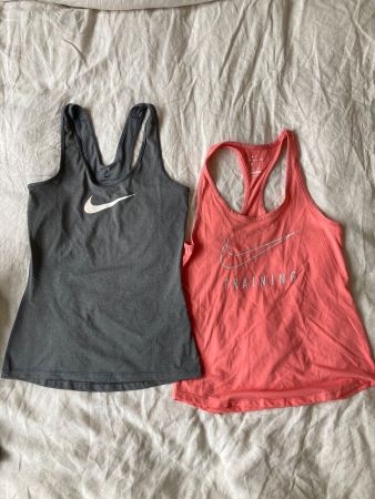 Lot de 2 hauts de sport Nike