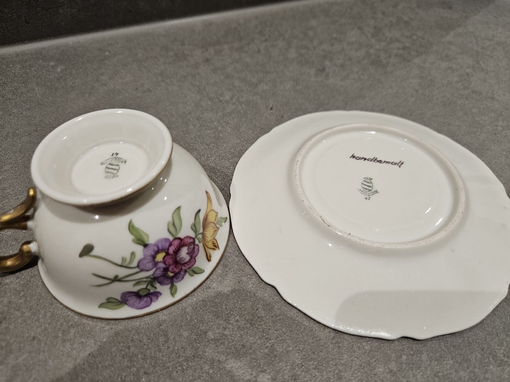Tazze: Langenthaler Kaffeetasse und Unterteller 1947 handbemalt – Usato da Heimenhausen venduto da Saint-Michel3360 3