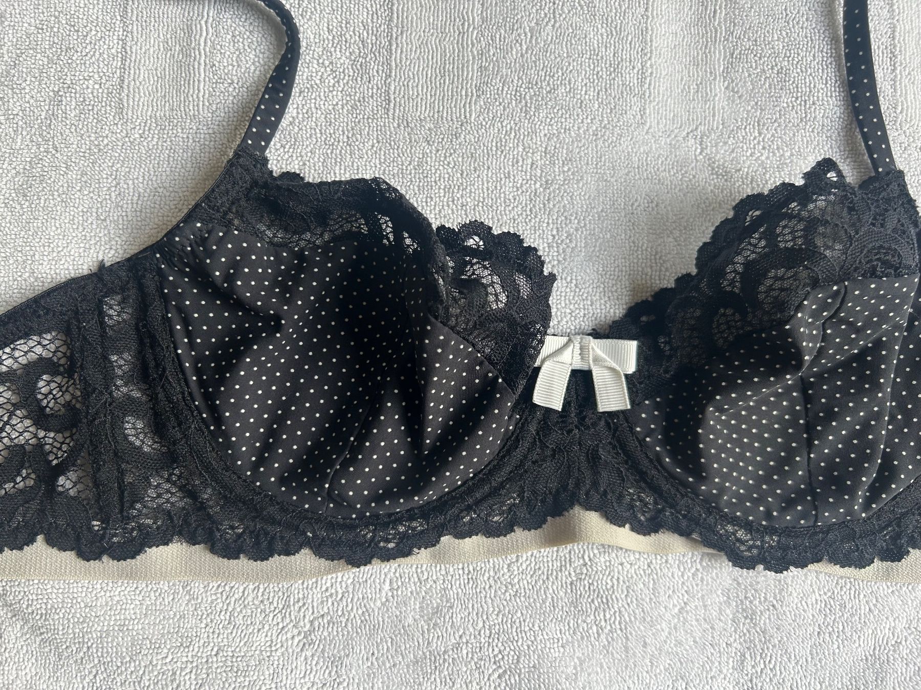 Altra biancheria intima: Daniel Hechter BH: Gr. 75C, Spitze – Nuovo (secondo la descrizione) da Basel venduto da Interstellar85 1