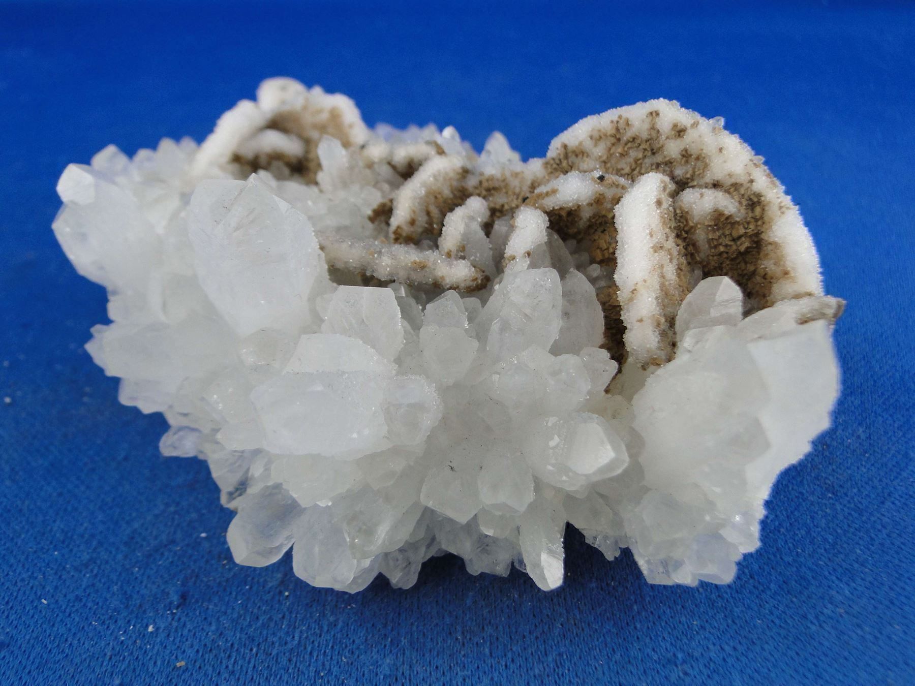 Mineralien & Heilsteine: Bergkristall mit Calcit und Siderit – Gebraucht aus Schinznach Bad von Demerald 2