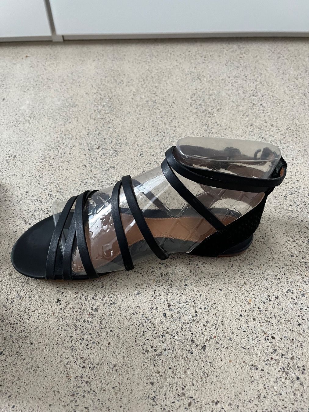 Ugg Damenschuhe: UGG Sandalen 36 schwarz – Gebraucht aus Zürich von Jaskam 3