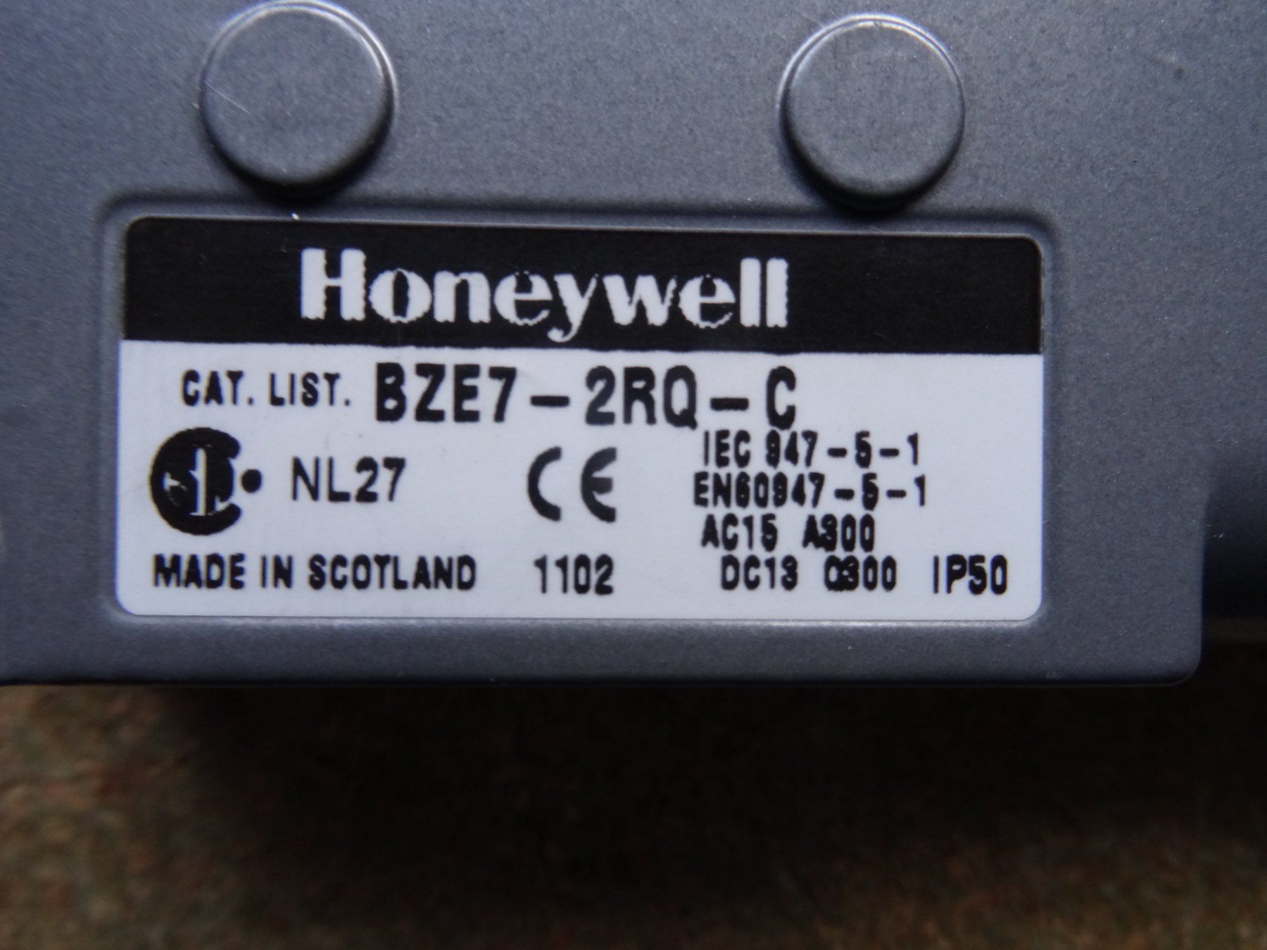Interruttori: 2 Endschalter Honeywell ab 20.-- – Usato da Lupfig venduto da JUTA09 5