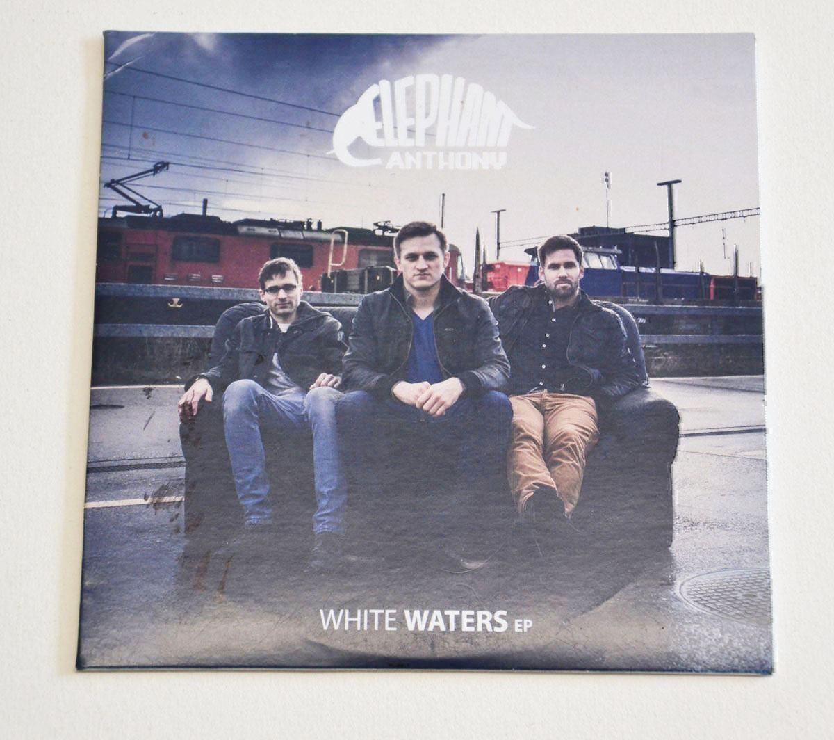 CD: CD: ELEPHANT ANTONY - White Waters – Usato da Frenkendorf venduto da Yard-Sale-2000