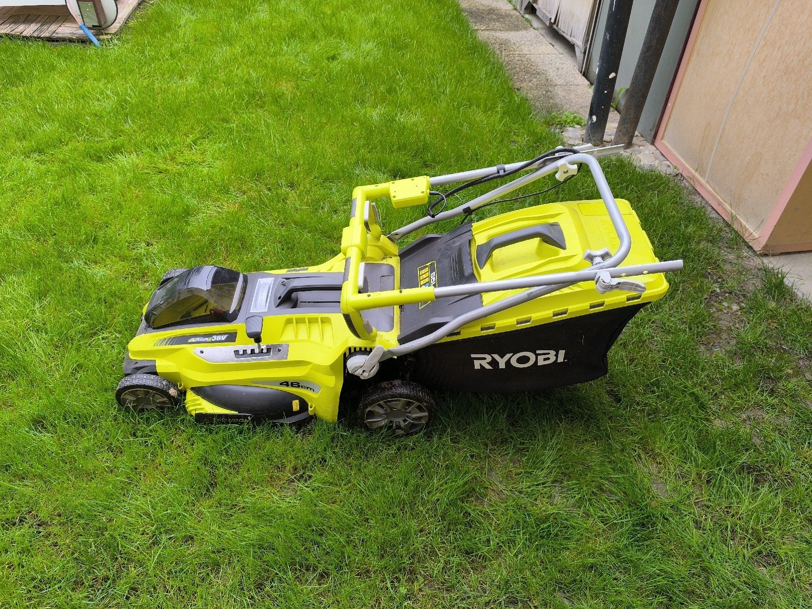 Ryobi Tagliaerba: tondeuse ryobi à accu – Usato da Muraz (Collombey) venduto da Celine-v81 2
