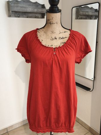 Damen Shirt rot Grösse M Zustand gut