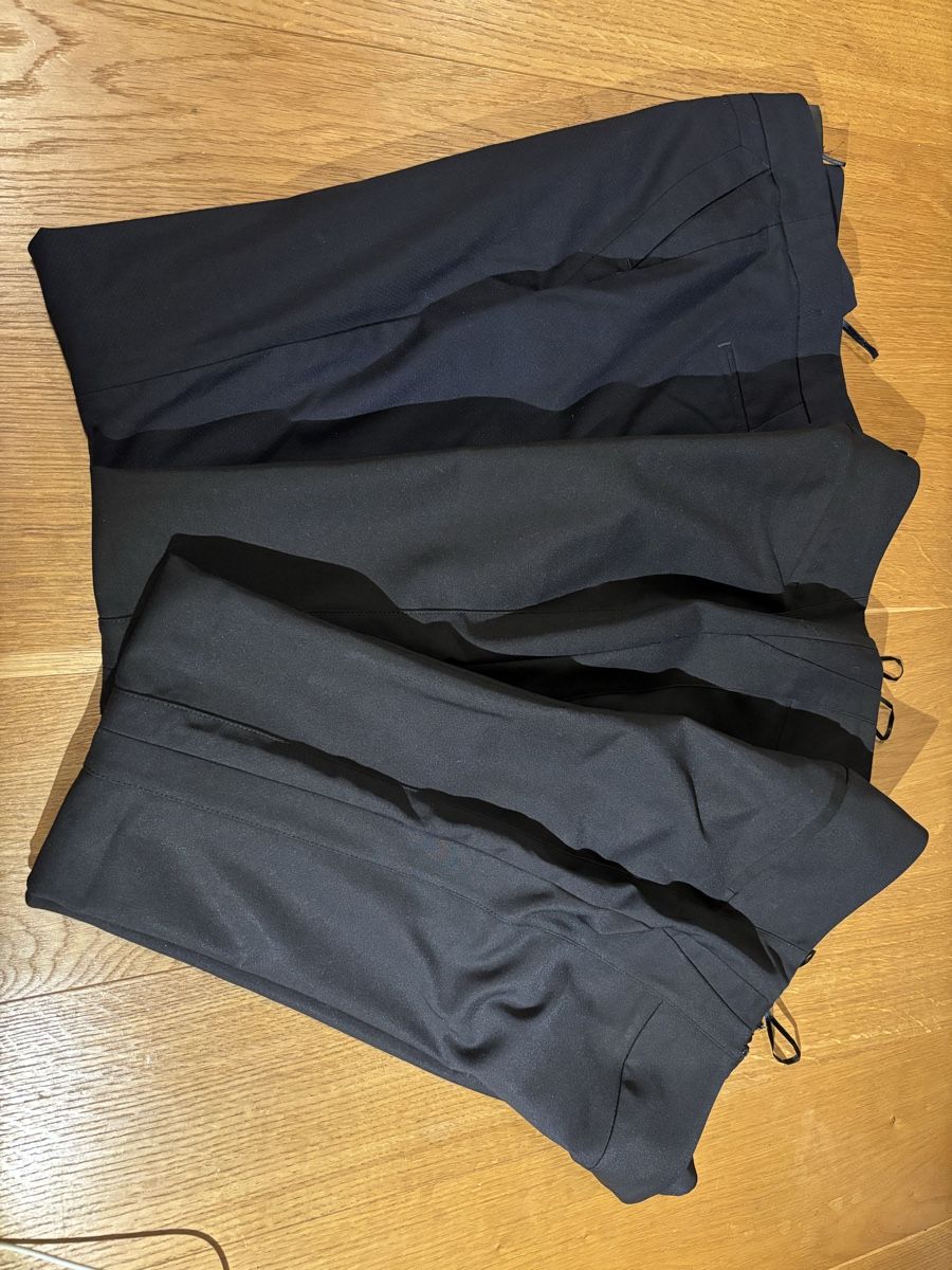 Comma Hosen: Comma Hosen, 3 Paar – Gebraucht aus Würenlos von Ashley24