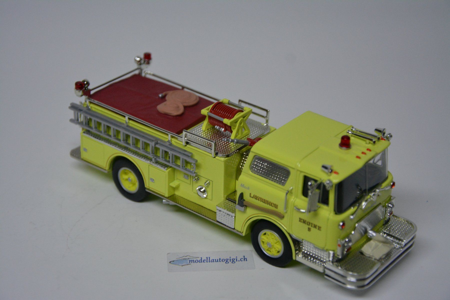 Kit di modellismo & Modellini statici: Mack CF Pumper - Lawrence MA, Corgi 1:50 – Nuovo e nell'imballaggio originale da Goldach venduto da Feivel9 4