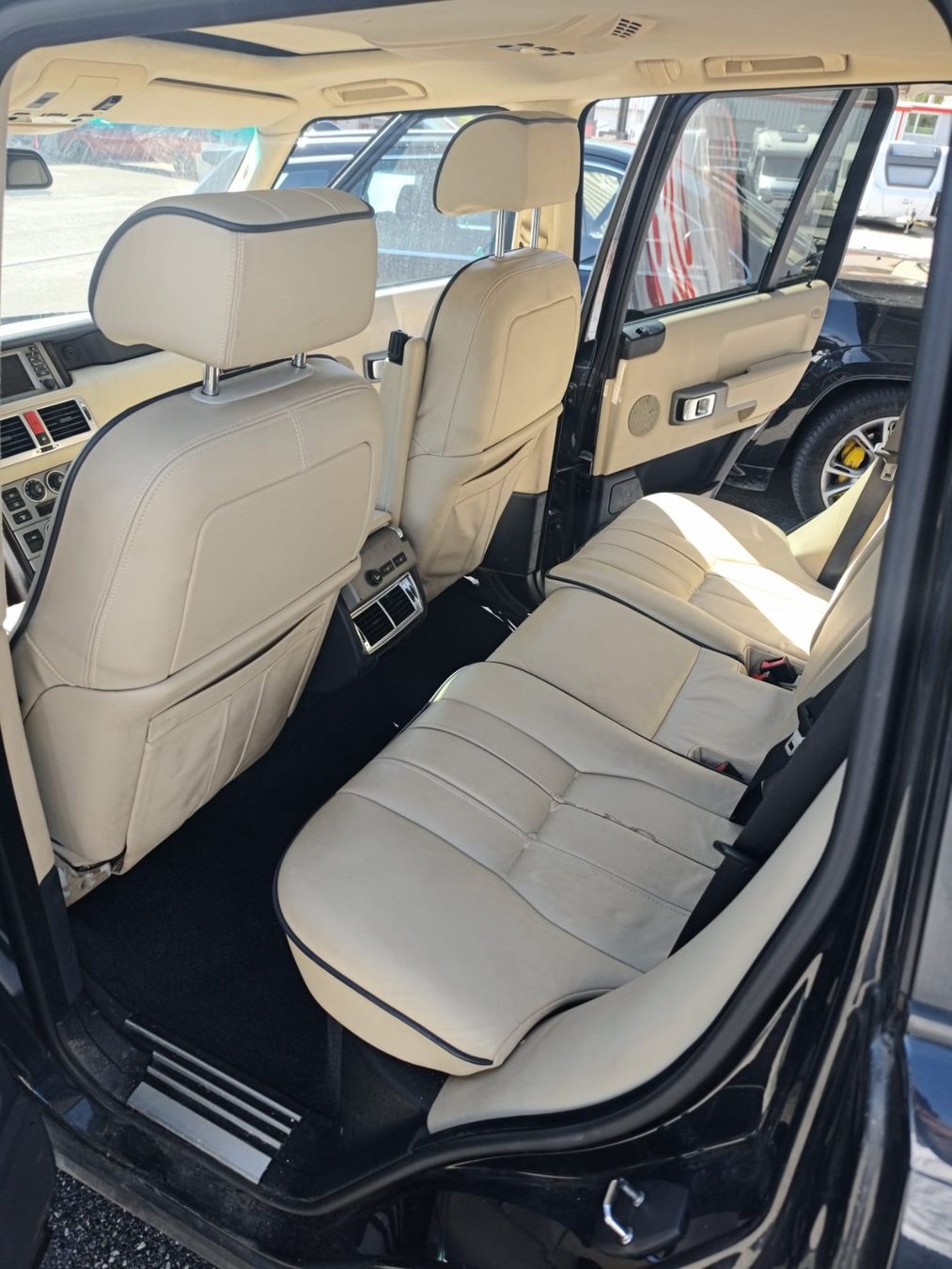 Land Rover Automobili: Range Rover Vogue Td6 (BMW) – Difettoso da Untervaz venduto da TheGarage 2