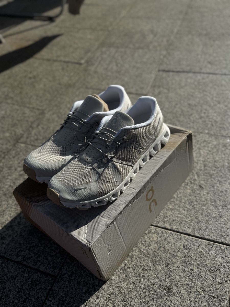 On Chaussures hommes: On Cloud – Neuf avec emballage d'origine à Lengnau BE par kev_7fhj