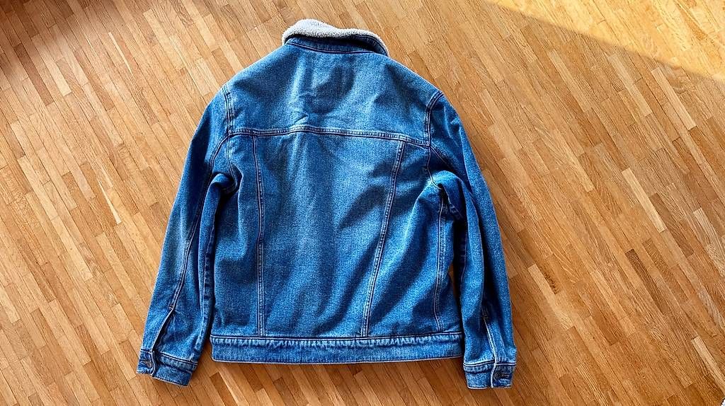 Giacche: Jeansjacke mit Fell, Gr. L – Usato da Luzern venduto da ba.th 1