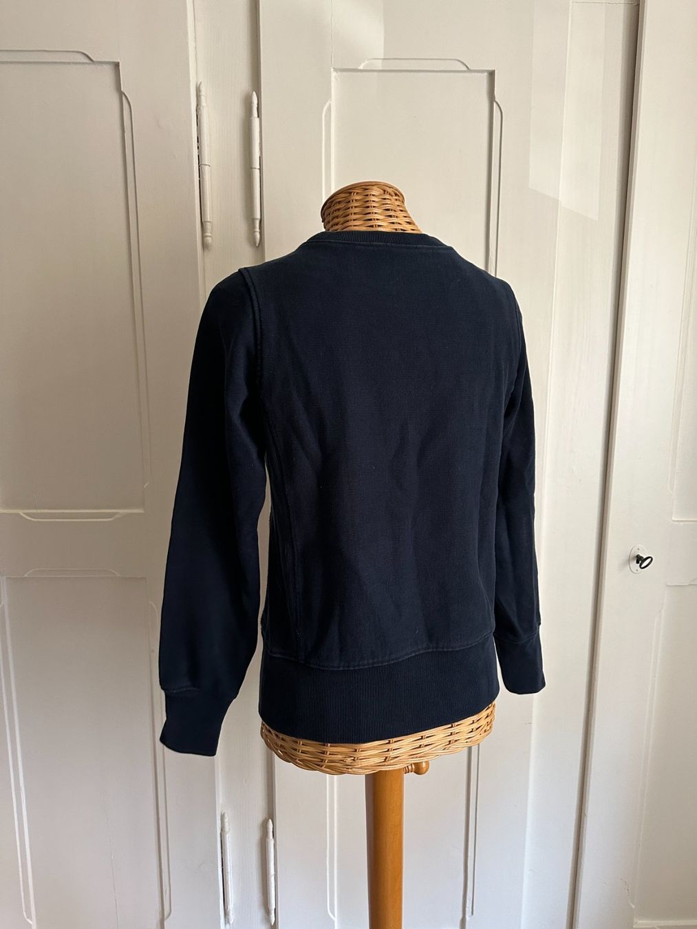 Champion Maglioni & Felpe: CHAMPION - Sweatshirt dunkelblau XS – Usato da Zürich venduto da Diazaio 2