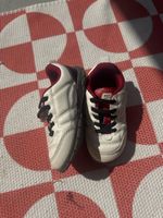 Neue Kinderschuhe