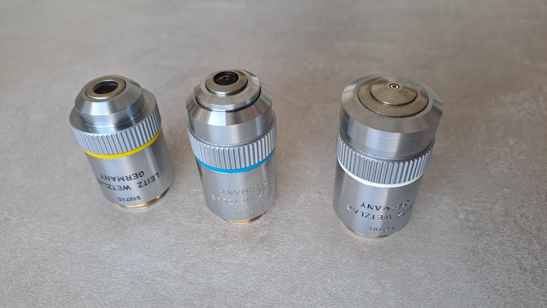 Leitz Microscopi: Leitz Mikroskop - 3 Objektive – Usato da Caslano venduto da Welaberg 1