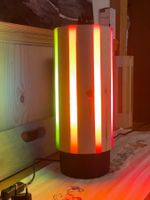 Tischlampe in allen Regenbogenfarben aus Holz & Epoxidharz